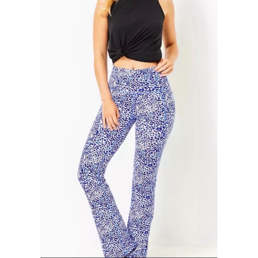 Lilly Pulitzer Carpe Vita Flare Leggings Resort White Twisted Up Blue XS NEW